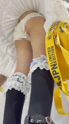 【永久专享】【KFC】洛丽塔裙学生妹和同学逛展·宽松白内透着黑·低角度CD【1V】【1.33G】 预览图 5