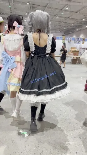 【永久专享】【KFC】洛丽塔裙学生妹和同学逛展·宽松白内透着黑·低角度CD【1V】【1.33G】 预览图 7