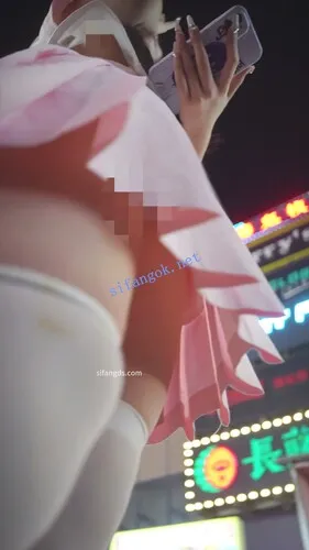 【永久专享】(BC-AA-600)两位小姐姐竟然都不穿内衣..裙子超短透心凉露乳…【1V】【426M】 预览图 4