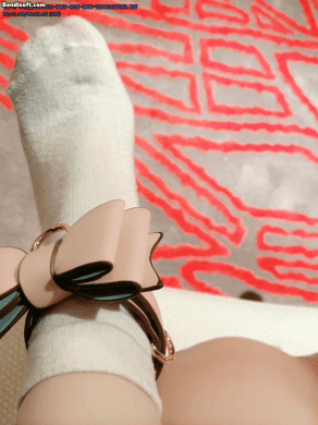 【秀人网 谢小蒽】粉色女仆狗链鞭打 手指高速摩擦高潮喷水【110P3V】【1.91G】 预览图 15