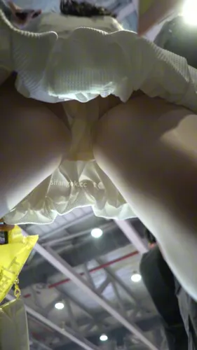 【永久专享】【WaltzCD】华尔兹2024系列之02连衣短裙丝袜妹【1V】【1.46G】 预览图 1