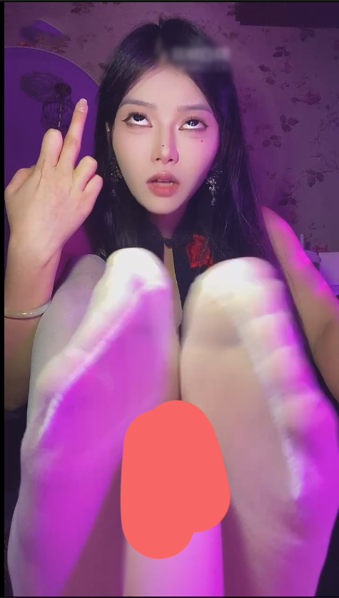 玩物直播奈诗千金-251125 红绿灯cnm三字经盯射香水【1V】【630MB百度云】