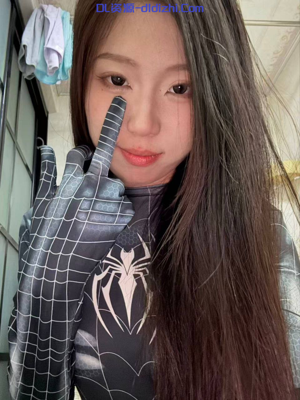 【S級情侶洩密】超美阿黑顔女神錄制發騷視頻，油臉阿黑顔捏胸喊爸爸，不用調教就很賤的天生母狗女婊（49V） 1.46GB 预览图 1