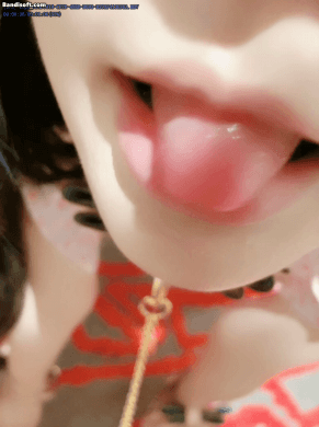 【秀人网 谢小蒽】粉色女仆狗链鞭打 手指高速摩擦高潮喷水【110P3V】【1.91G】 预览图 10