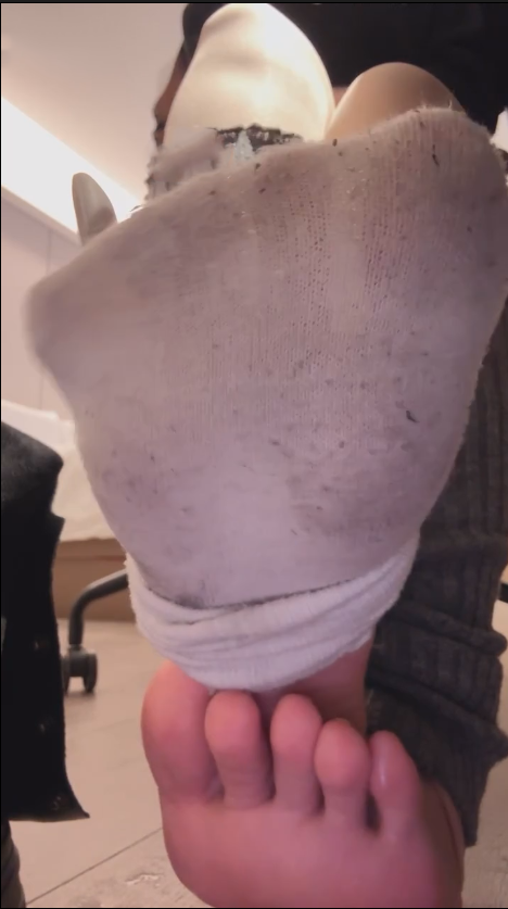 玩物直播墨汐女王-251126 靴子红绿灯【1V】【386MB百度云】 预览图 3