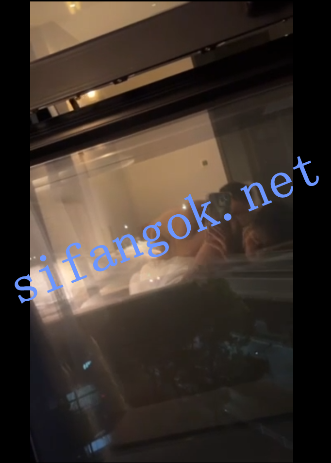 【抖音健身肥臀】Doris 万粉黑肤健身博主露脸道具啪啪后入【17V】【106M】 预览图 18