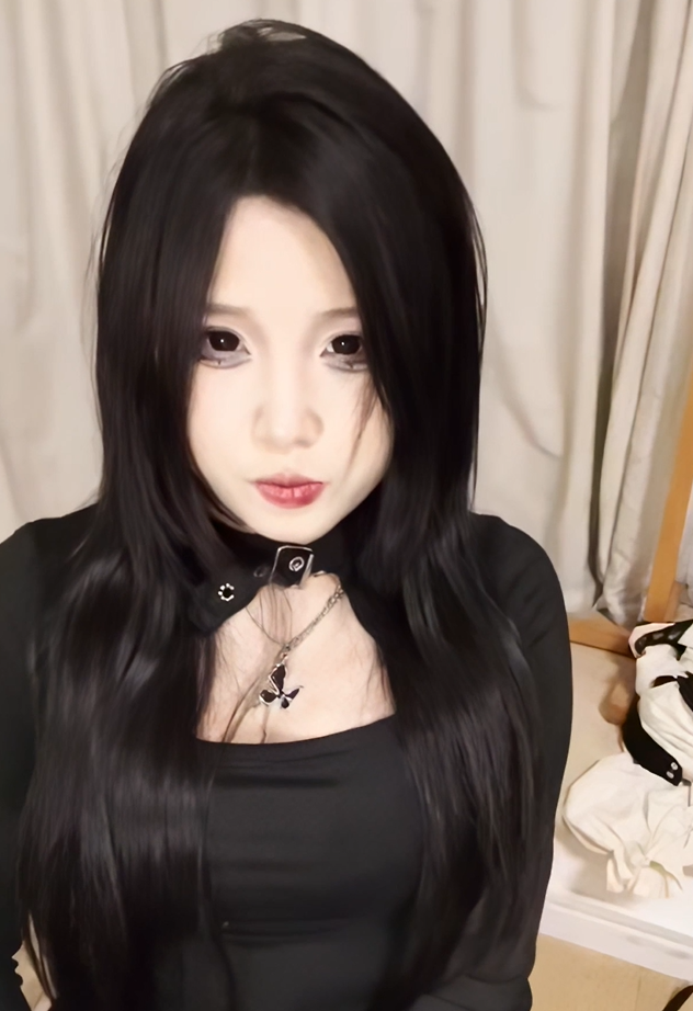 快手骚骚小妹 重庆美杜莎 自拍摸奶吃鸡啪啪福利 【13V403M】 预览图 1