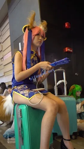 【永久专享】【xxn-158】玉藻前旗袍cos小姐姐..侧面露半个屁股CD无痕内【1V】【383M】 预览图 1