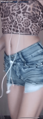 【花椒 万川川】大尺度露奶骚舞一对一 完美身材 极限诱惑【1V】【555M】 预览图 6