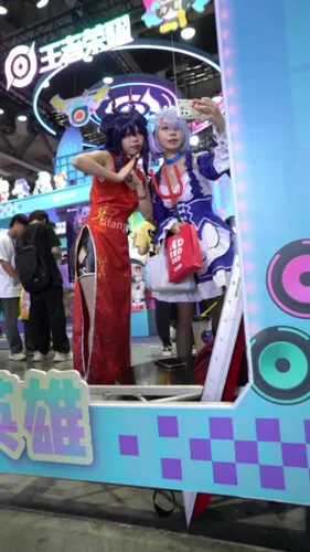 【永久专享】【WaltzCD】华尔兹2023系列之40cosplay黑丝黄内【1V】【641M】 预览图 3