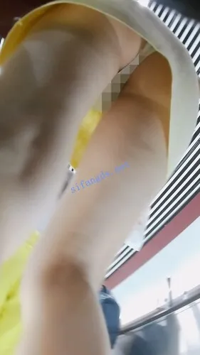 【永久专享】『D·D』-216-娇小身材整容脸少妇，翘臀嫩黄包臀，白窄内【1V】【3.62G】 预览图 3