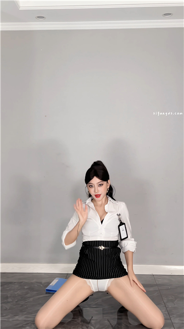 B站专业舞UP 小艾x艾 最新情趣高跟丝袜蹈定制骚舞4K原版【31V】【12G】 预览图 27