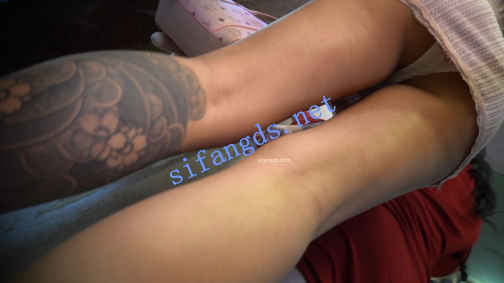 【永久专享】（空城原创）恨天高包臀裙纹身小姐姐，干净白N包裹肥臀【1V】【597M】 预览图 7