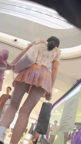 【永久专享】『D·D』-218-粉色超短百褶裙，少妇，浅蓝内【1V】【475M】 预览图 4