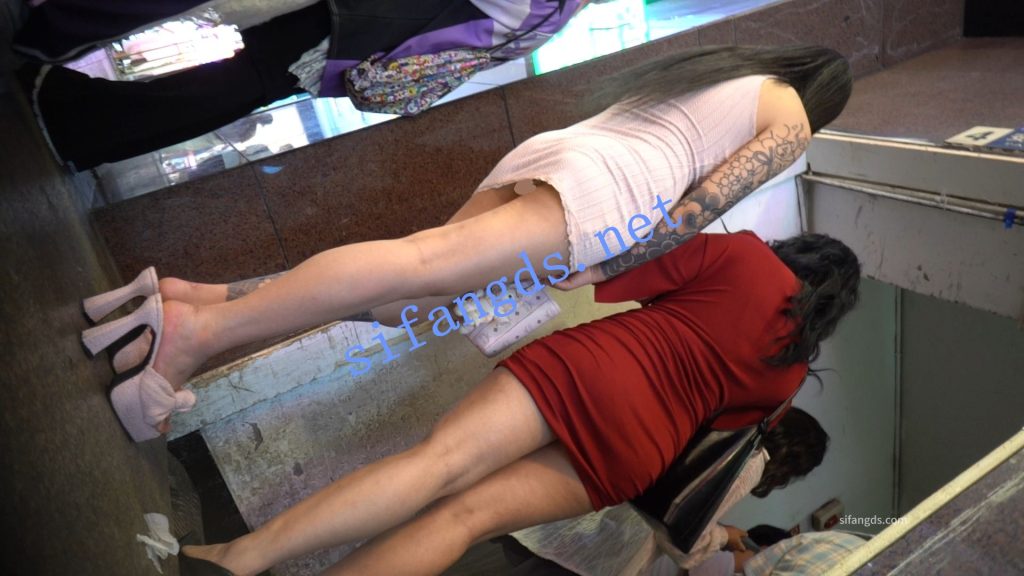 【永久专享】（空城原创）恨天高包臀裙纹身小姐姐，干净白N包裹肥臀【1V】【597M】 预览图 5