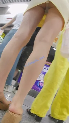 【永久专享】『D·D』-216-娇小身材整容脸少妇，翘臀嫩黄包臀，白窄内【1V】【3.62G】 预览图 1