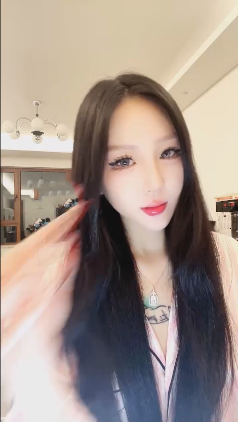 玩物直播知妤-251127 超重口黑棉袜叼着我的臭袜子【1V】【685MB百度云】 预览图 2