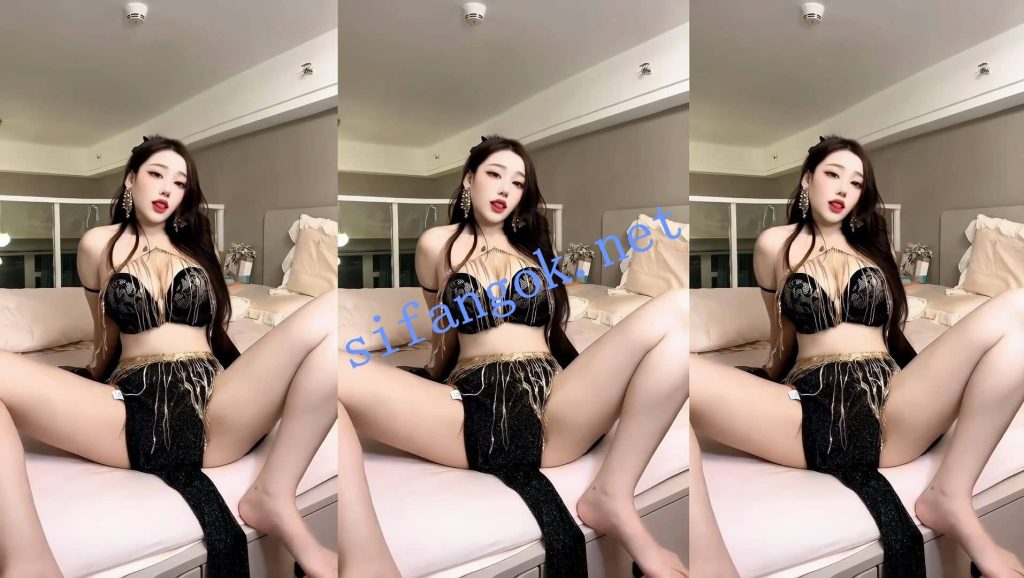 【抖音 】露宝吃不饱 精致美女情趣内衣福利定制8V【8V】【279M】 预览图 3