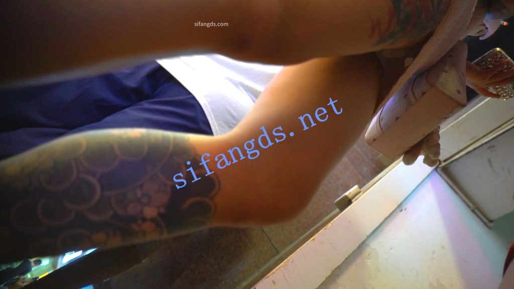 【永久专享】（空城原创）恨天高包臀裙纹身小姐姐，干净白N包裹肥臀【1V】【597M】 预览图 4