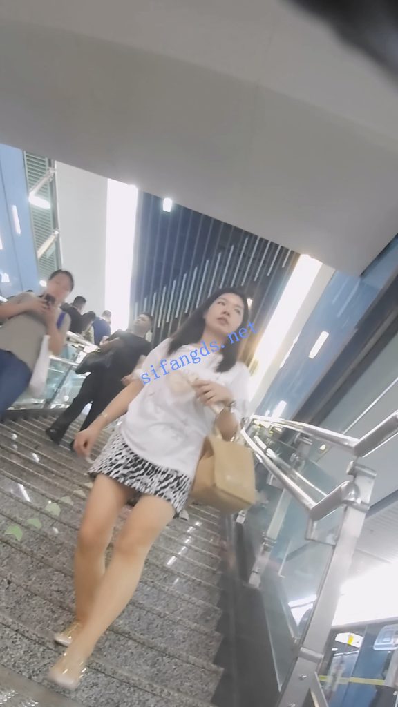 【永久专享】『D·D』-214-黑白豹纹，短裙少妇，黑骚丁【1V】【1.69G】 预览图 3