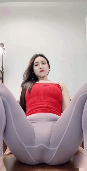 【快手福利】风骚肥臀御姐【沐沐呀】骚舞顶胯抖臀骚表情【25V】【7.45G】 预览图 10