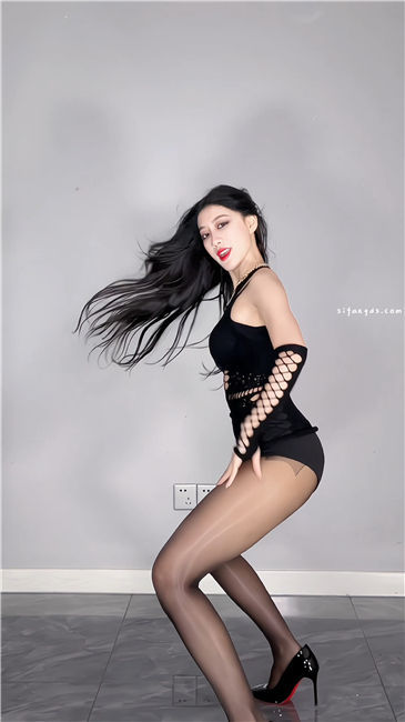 B站专业舞UP 小艾x艾 最新情趣高跟丝袜蹈定制骚舞4K原版【31V】【12G】 预览图 20