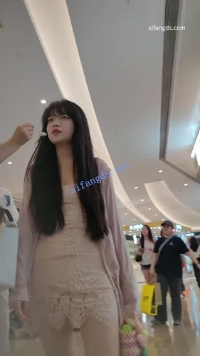 【永久专享】【CSCD】粉色连衣裙美女和朋友逛街，白色内内【1V】【734M】 预览图 3