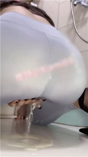 推特呲尿大比拼 各种妹妹放尿给你看 户外露出刺激第二期【219V】【1.37G】 预览图 52