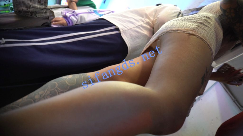 【永久专享】（空城原创）恨天高包臀裙纹身小姐姐，干净白N包裹肥臀【1V】【597M】 预览图 6