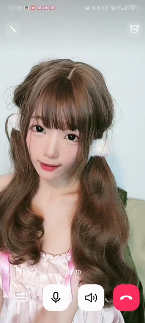 【瓜瓜】一对一视频被出卖，无毛一线天，道具自慰高潮，尽力把穴掰开给狼友看-福利岛