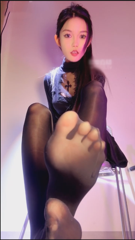 玩物直播于于鱼-251128 香水辱母红绿灯场【1V】【398MB百度云】 预览图 1