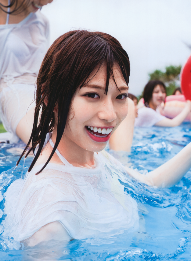 日向坂46 1st写真集「立ち漕ぎ」【159P1.3G】 预览图 3