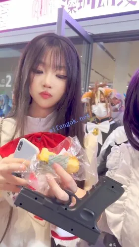 【永久专享】【KFC】JK制服萌妹超美·大学毕业肯定是个美女·厚黑丝袜微透白内【1V】【463M】 预览图 8