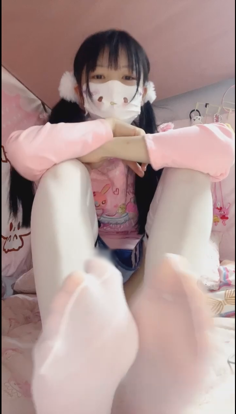 玩物直播砂糖-251127 白丝粗口骂射cnm【1V】【577MB百度云】 预览图 3