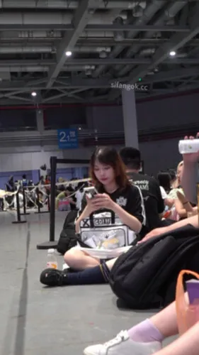 【WaltzCD】华尔兹2024系列之28胖哥的女友条纹窄内【1V】【728M】 预览图 3