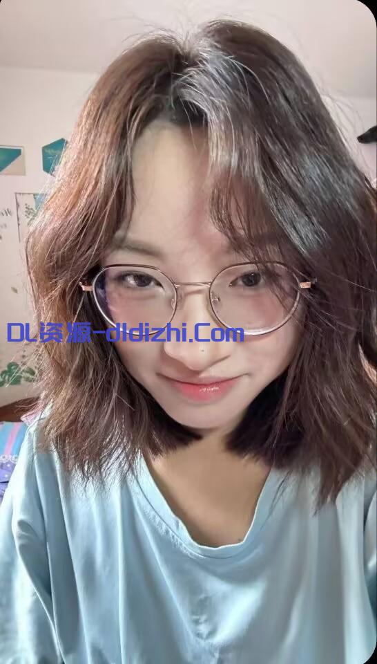 武漢大學超美學姐王佳雯不雅視頻流出❤️翹臀眼鏡妹被男友花式爆操 全程露臉無碼尺度碾壓AV 386.7MB 预览图 1