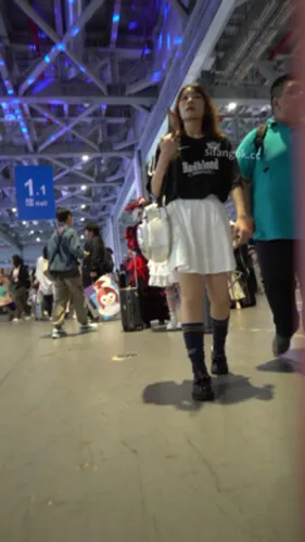 【WaltzCD】华尔兹2024系列之28胖哥的女友条纹窄内【1V】【728M】 预览图 1