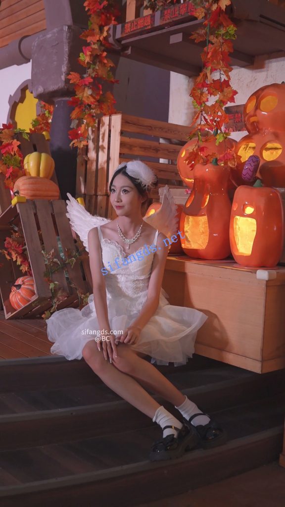 【永久专享】(BC-SSS-095)极品天使裙美女..开灯CD微透白内勒住13户型饱满【1V】【863M】 预览图 4