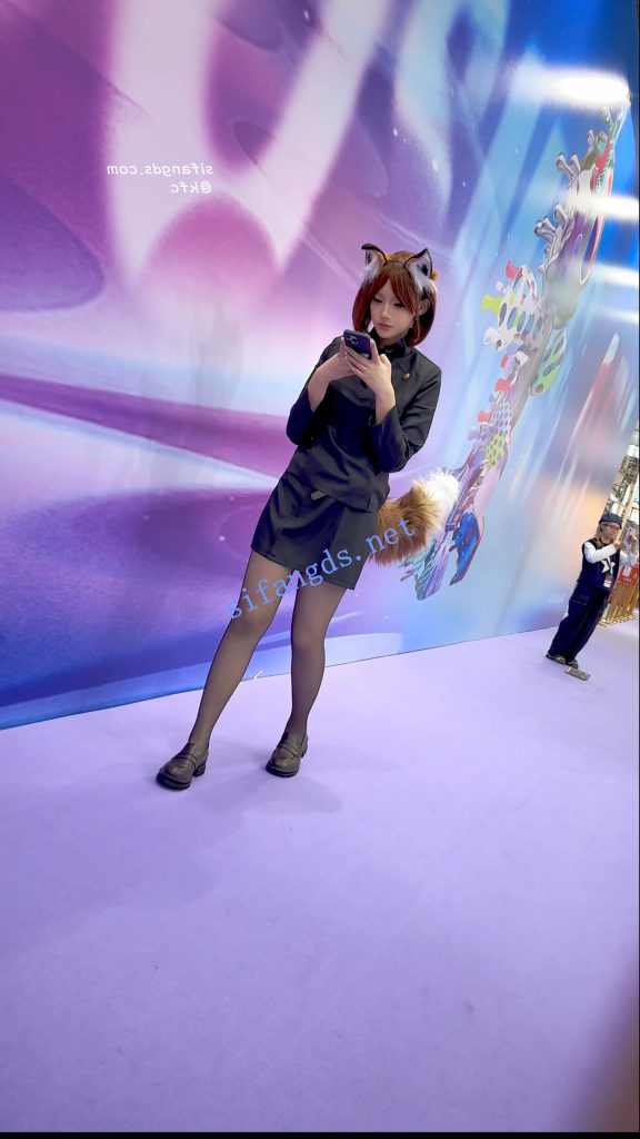 【永久专享】【KFC】OL制服COSER学生妹·薄款黑丝袜紫色内内前后CD【1V】【372M】 预览图 7