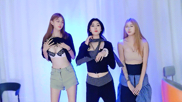 ⚫️11月新品，国产牛逼舞团【18girls】全员美女美乳大奶子，超燃裸舞抖胸，超有感觉【22V】【4.15G】 预览图 10