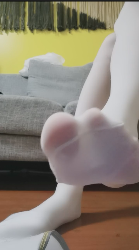 玩物直播抚兮s-251128 白棉袜裸足脚底红绿灯【1V】【300MB百度云】 预览图 1