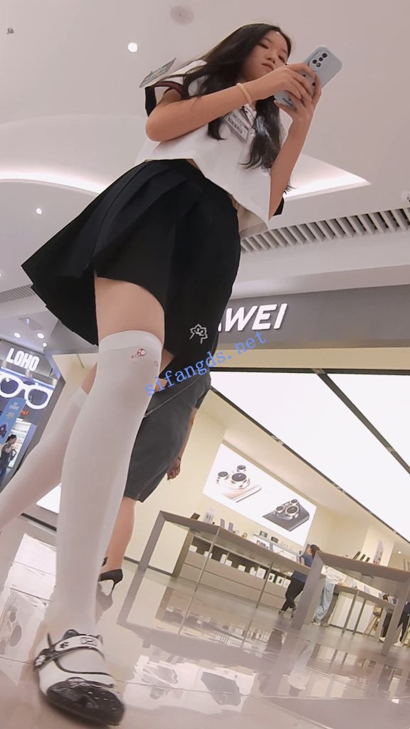 【永久专享】『D·D』-210-少女感十足JK妹，面容较好，长腿优美，浅绿内【1V】【2.48G】 预览图 7