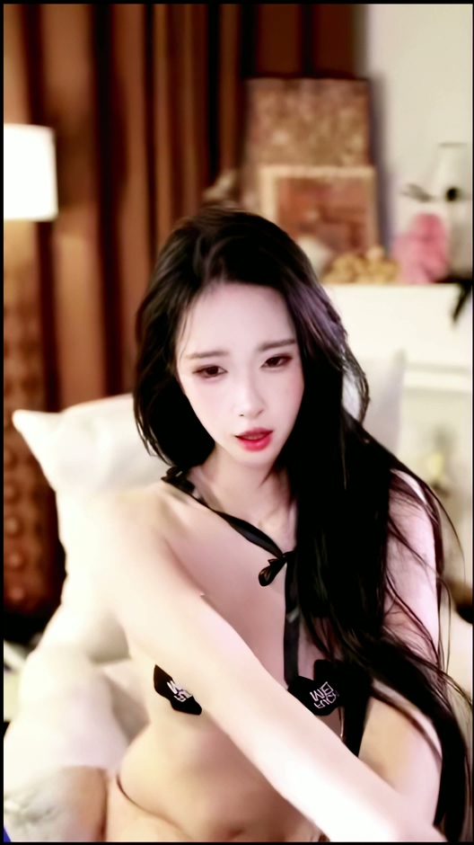 阿美 痛苦表情诱惑自慰模拟 甜美主播大尺度首发！【1V】【507M】 预览图 5