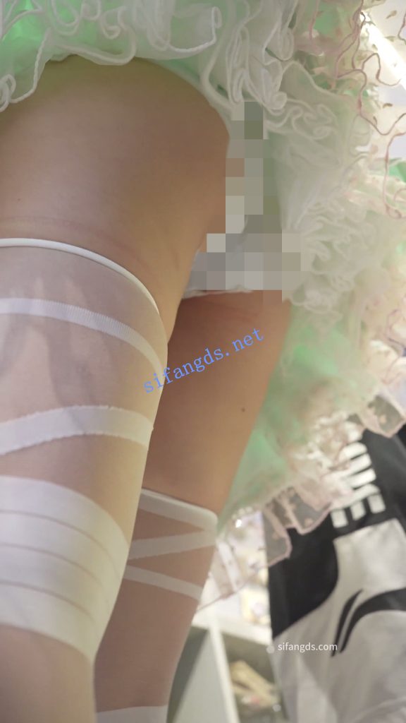 【永久专享】(BC-AA-590)双马尾蕾丝裙小学妹..弯腰CD蕾丝边内裤看镜头了【1V】【458M】 预览图 7