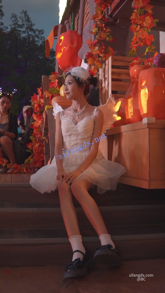 【永久专享】(BC-SSS-095)极品天使裙美女..开灯CD微透白内勒住13户型饱满【1V】【863M】 预览图 3