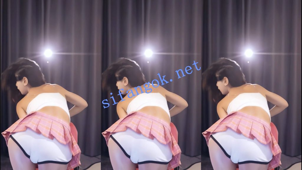 【虎牙】顾九卿 12月小号极限擦边 无痕内裤勒出鲍鱼形状【11V】【995M】 预览图 8