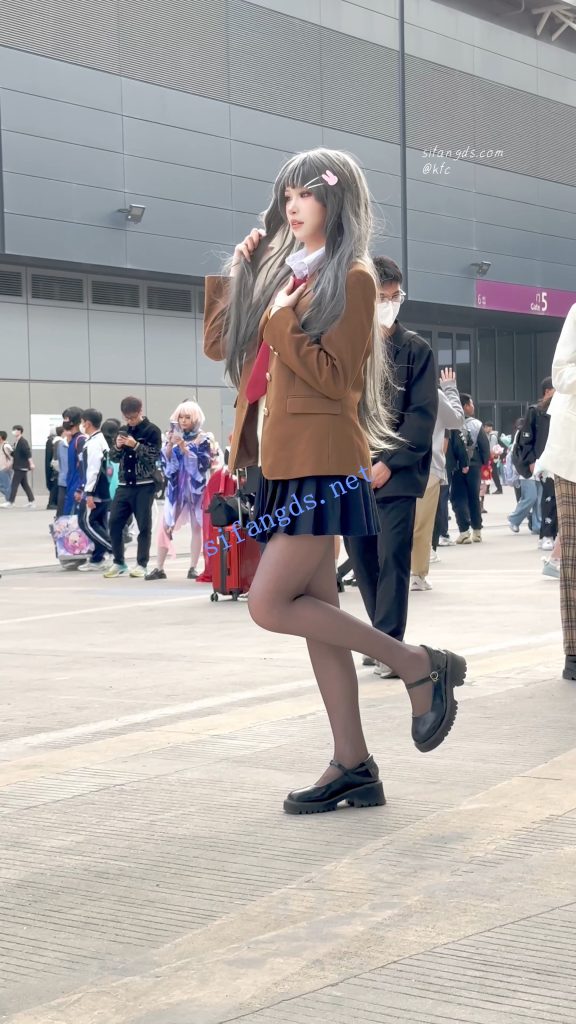 【永久专享】【KFC】超可爱萝莉麻衣学姐·黑丝白透内·男友拍脸我拍裙底【1V】【0.98G】 预览图 9