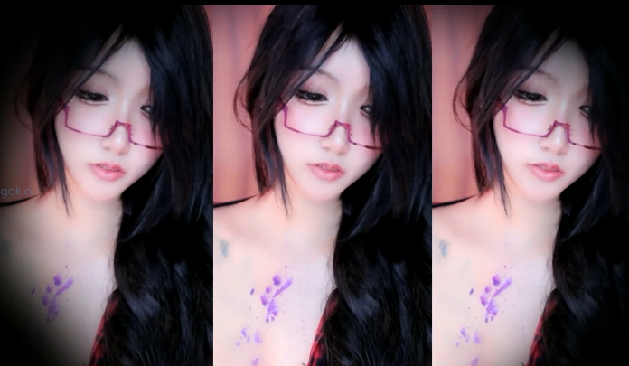 极品女神【雅恩北北】高级重金定制，JK裙脸穴同框塞跳弹裸舞后自慰喷水-福利岛