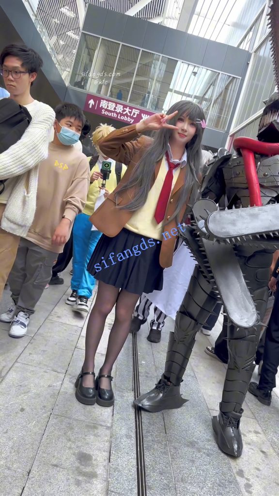 【永久专享】【KFC】超可爱萝莉麻衣学姐·黑丝白透内·男友拍脸我拍裙底【1V】【0.98G】 预览图 1