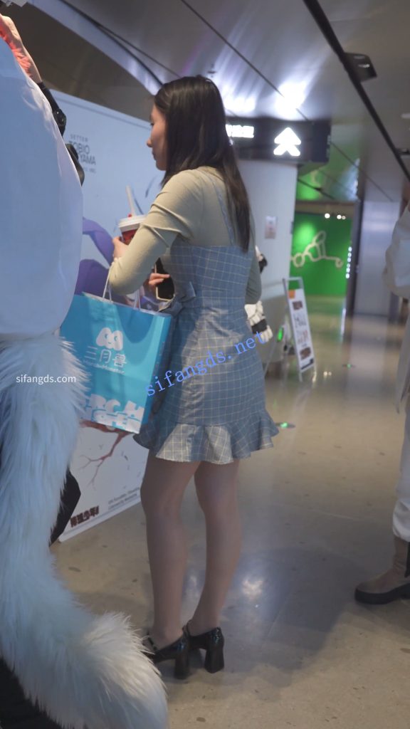 【永久专享】(BC-B-226)丝袜6部合辑..黑丝小姐姐疑似无内..透明肉丝白内【6V】【1.52G】 预览图 7